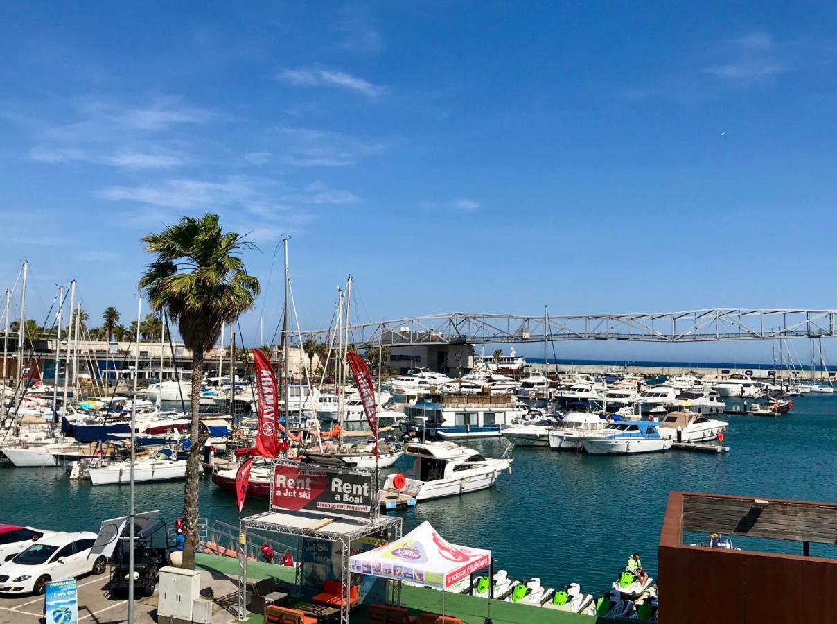 Boatsbreakfast Yacht Barcelona *