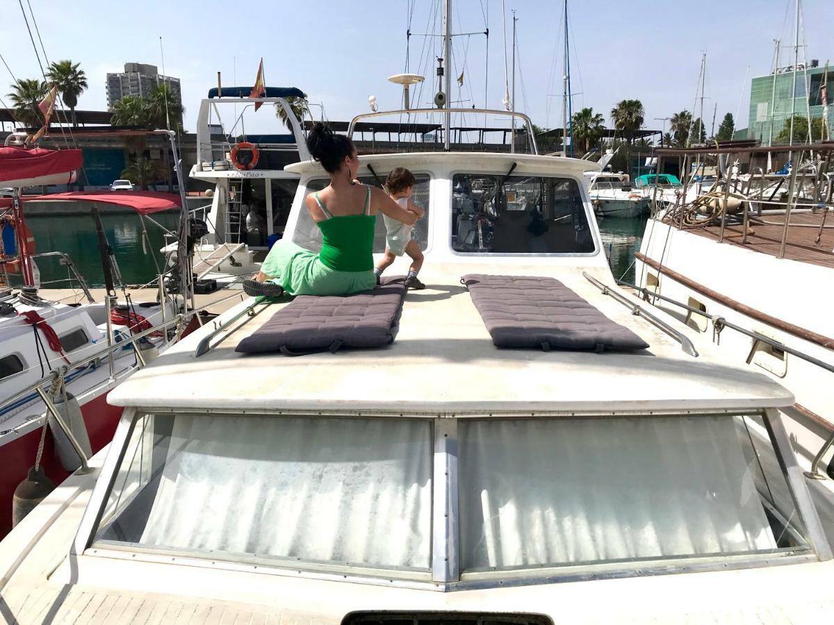 Boatsbreakfast Yacht Barcelona *