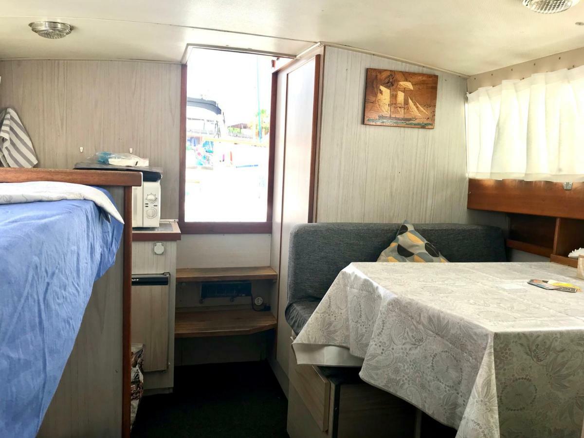 Botel Boatsbreakfast Yacht Barcelona Sant Adria de Besos
