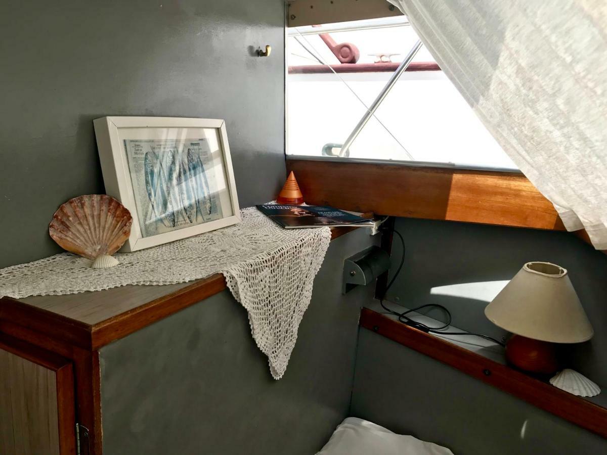 Boatsbreakfast Yacht Barcelona *